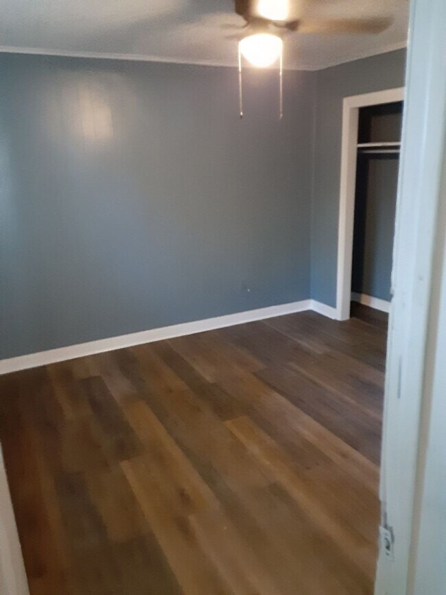 Building Photo - 1018 S 16th St