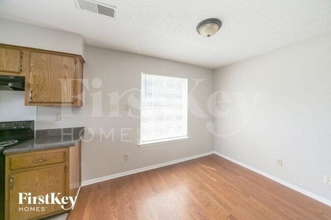Foto del edificio - 5802 Ashridge Pl