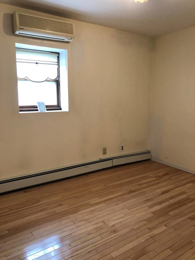 Foto del edificio - 41 Laconia Ave