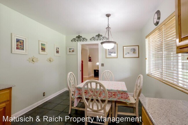 Building Photo - 3 br, 2.5 bath House - 570 Minnesota Avenue