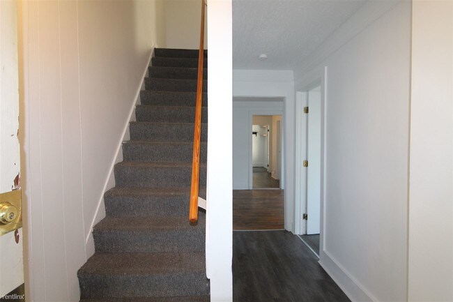 Foto del edificio - 4 br, 1 bath House - 809 S Division St