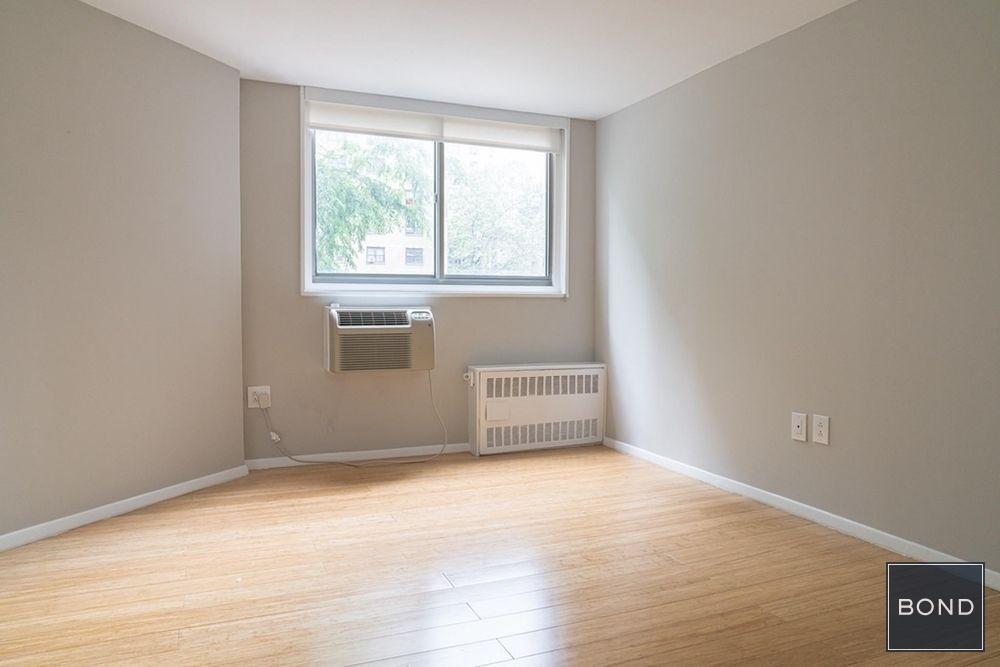 Primary Photo - 520 Second Avenue
