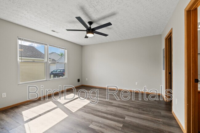 Foto del edificio - 1848 Village Ridge Ln