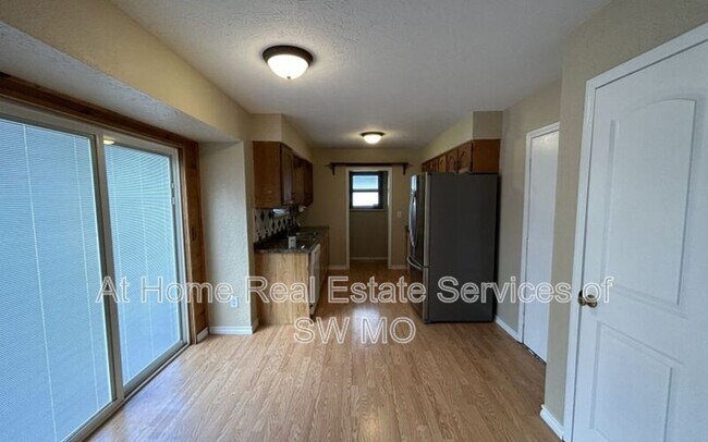 Building Photo - 2133 S Golden Ave