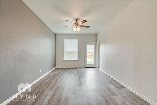 Building Photo - 3234 S Cherry Ln