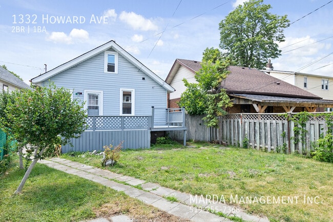 Building Photo - BEAUTIFUL SOUTH CENTRAL 2 BED+LOFT/1 BATH ...
