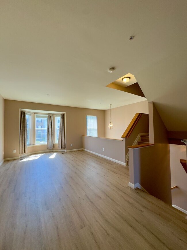 Foto del edificio - Charming and Stylish Living in a 3Bed/3Bat...