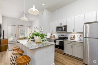 1BR, 1BA- 672SF - Kitchen - THE LINKS ON PGA PARKWAY
