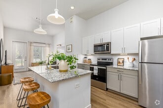 1BR, 1BA- 672SF - Kitchen - THE LINKS ON PGA PARKWAY