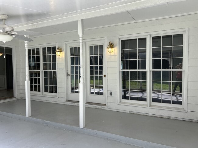 Foto del edificio - 1850 Ashton Brooke Ln