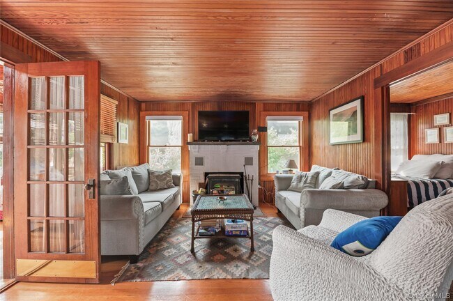Foto del edificio - 40 Bungalow Ln