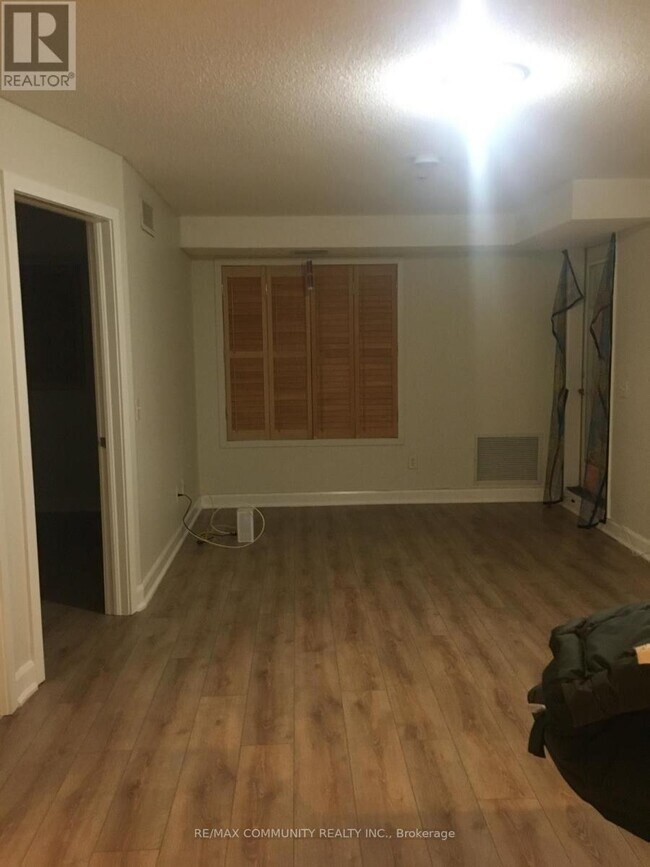 Building Photo - 6 Dayspring Cir