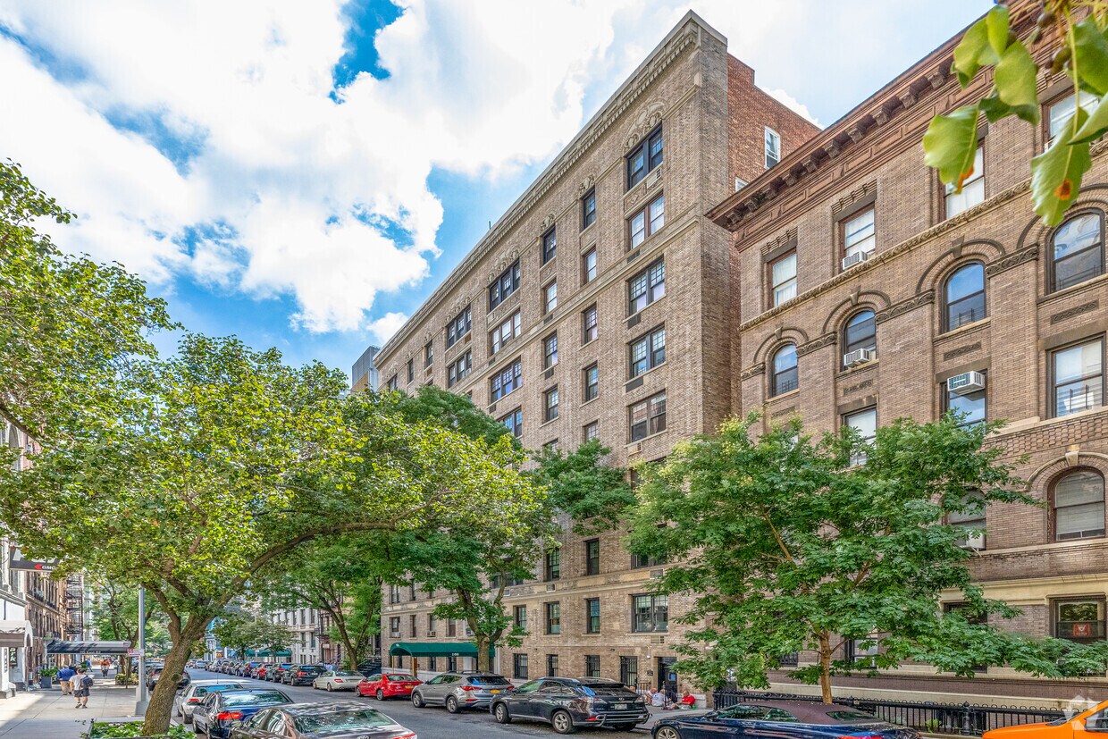 Foto principal - 108 E 82nd St