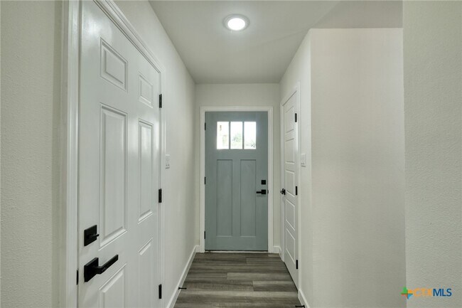 Foto del edificio - 1702 Wagon Gap Dr