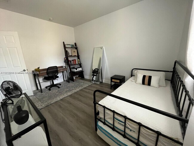 Foto del edificio - 2520 SW 14th Ave
