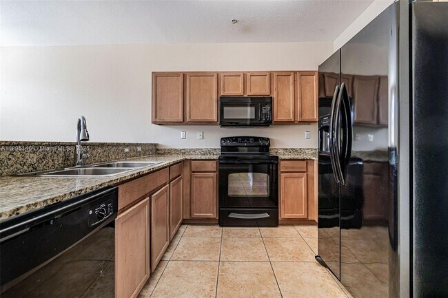 Building Photo - 8800 NW 107 Ct
