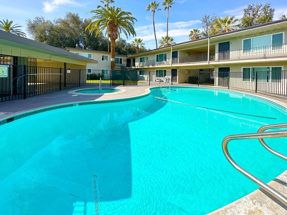 Foto principal - MAGNOLIA WEST APARTMENTS- RIVERSIDE, CA