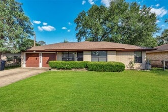 Building Photo - 10402 Hollyglen Dr