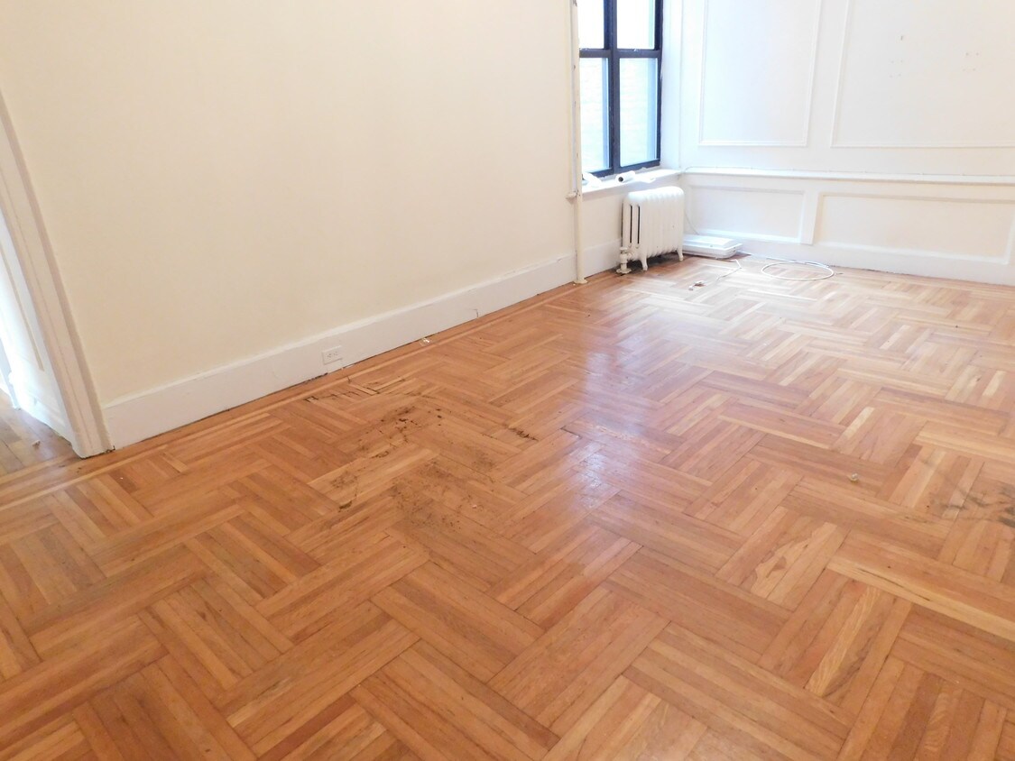 Primary Photo - 289 Parkside Ave