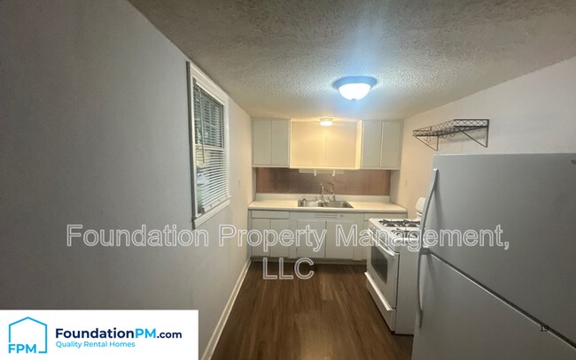 Building Photo - 5786 Woodlawn St
