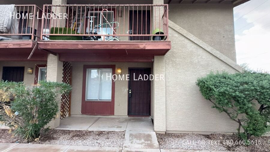 Primary Photo - 3139 E Cicero St