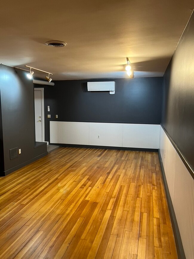 Living - 244 Water St