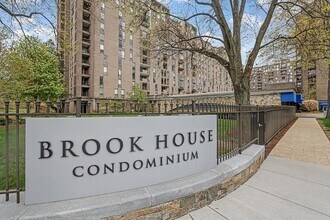 Building Photo - 44 Washington St