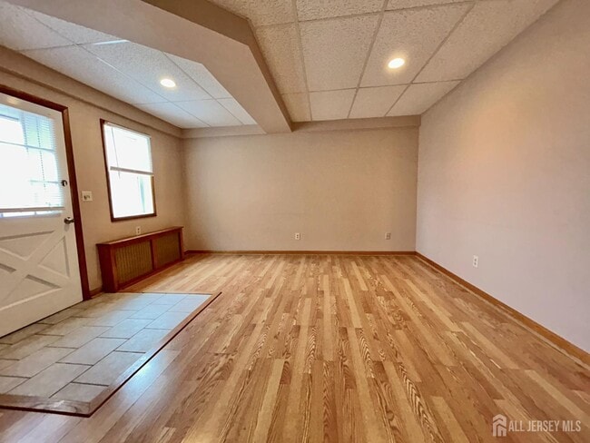 Building Photo - 54 Loring Ave