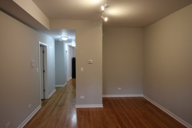 Foto del edificio - 2321 W Arthur Ave