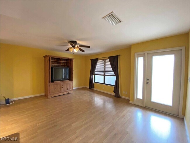 Building Photo - 6112 Principia Dr