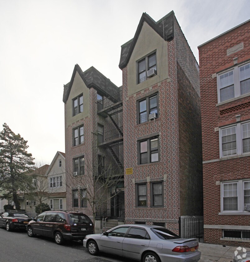4022 67th St, Woodside, NY 11377 Apartments in Woodside, NY
