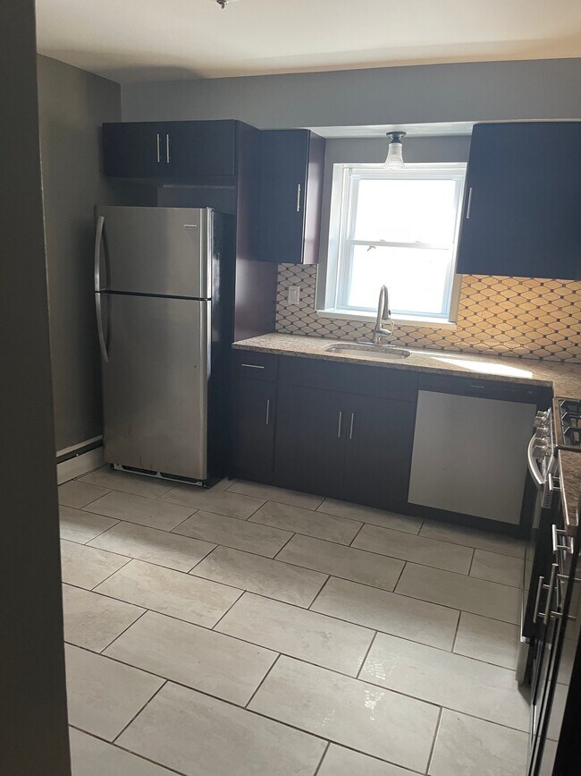Building Photo - 400 Boyden Ave