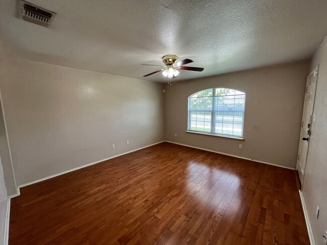 Building Photo - 8107 Heights Valley, Converse, TX. 78109
