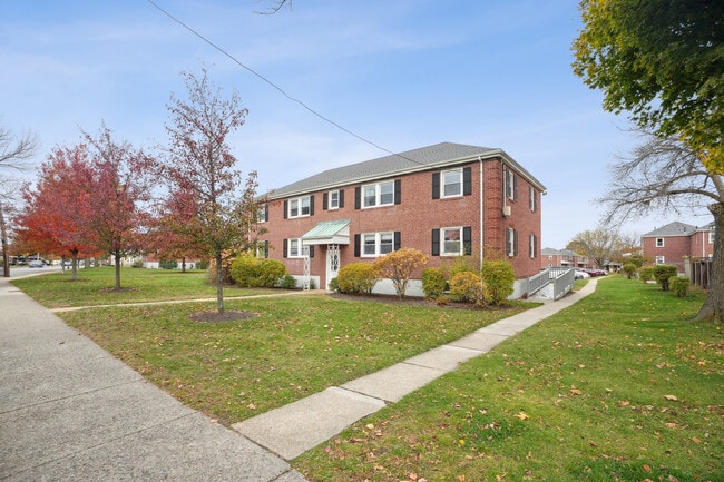 Broadway - Arlington Gardens