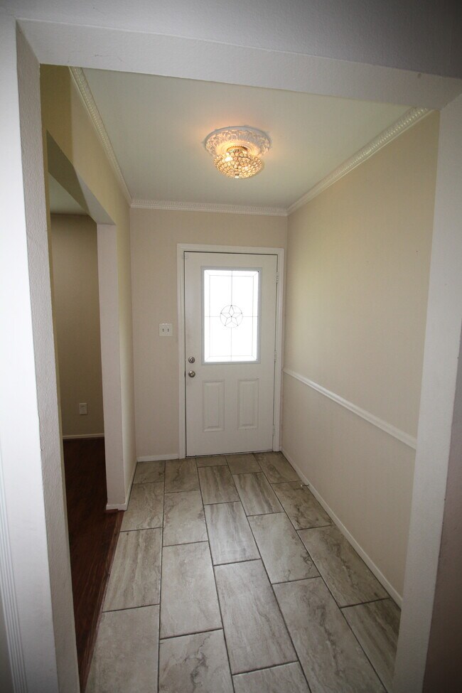 Foto del edificio - 8207 Sharpcrest St