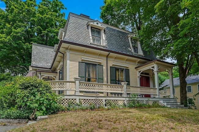 Building Photo - 613 Pleasant St