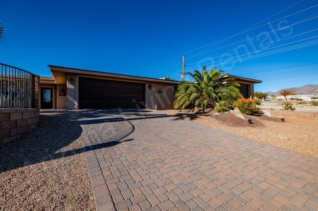 Building Photo - FURNISHED POOL HOME