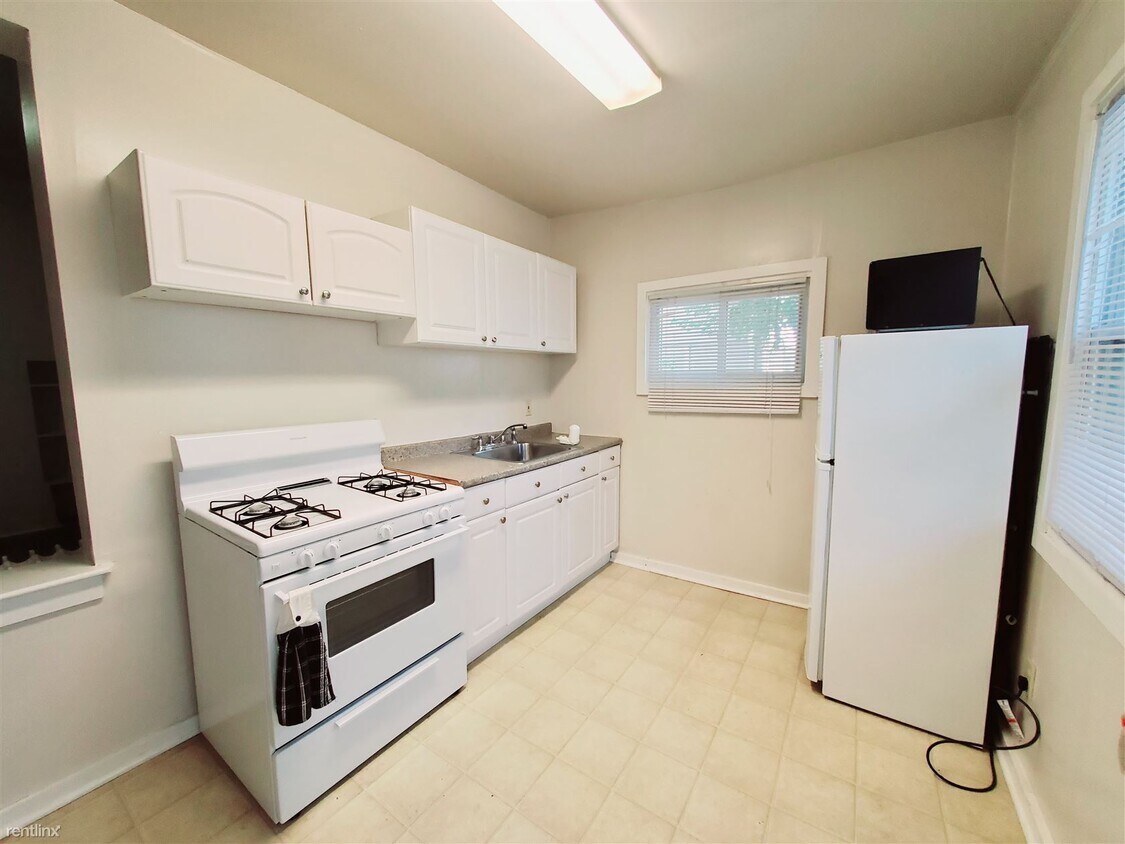 Primary Photo - 1 br, 1 bath Condo - 1444 Summer St # 1STFL