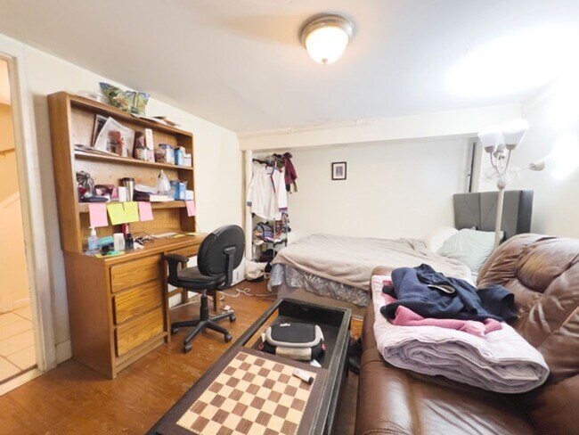 Foto del edificio - Beautiful 4 Bed 2.5 Bath Available 9/1/26 (Mission Hill)