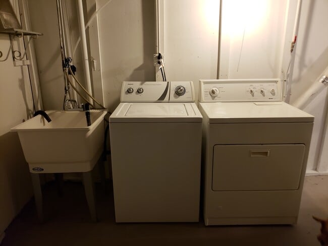 Washer/Dryer in Basement - 3044 Natchez Ave S