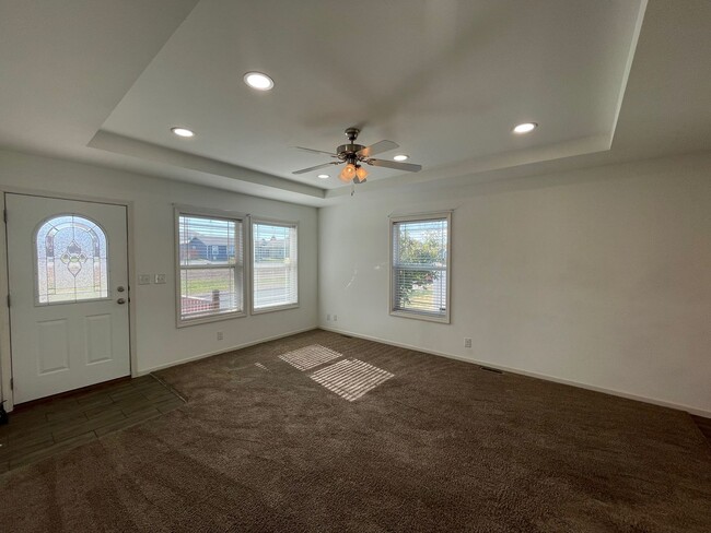 Building Photo - $200 Off First Months Rent if you sign a l...