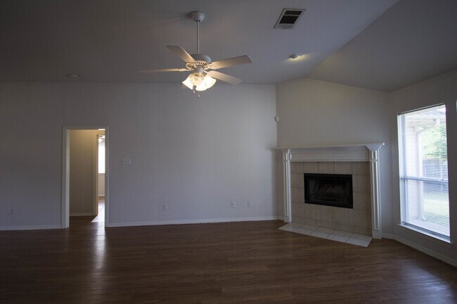 Foto del edificio - 5208 Whiting Way