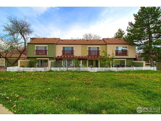 Foto del edificio - 855 W Moorhead Cir