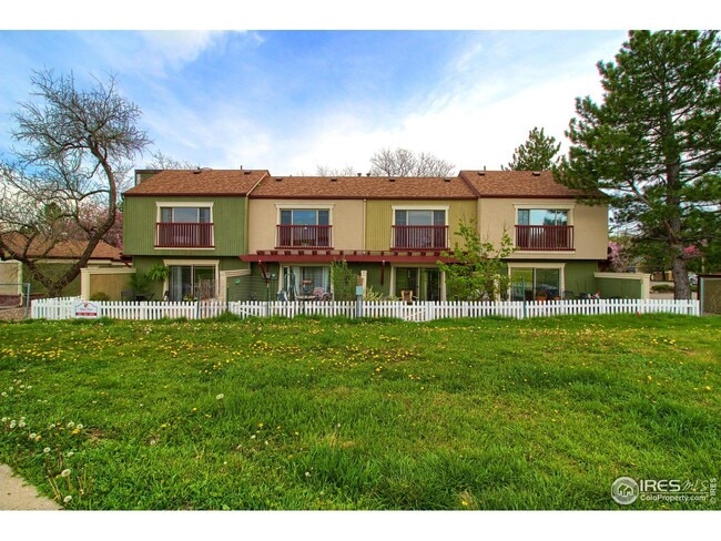 Photo - 855 W Moorhead Cir Townhome