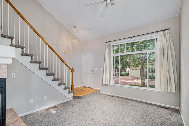 Foto del edificio - Charming 2-Bedroom Home in Highlands Ranch...