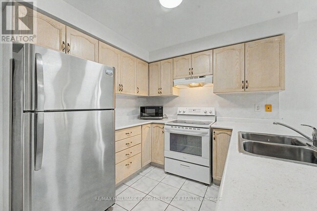 Building Photo - 332 Harvie Rd