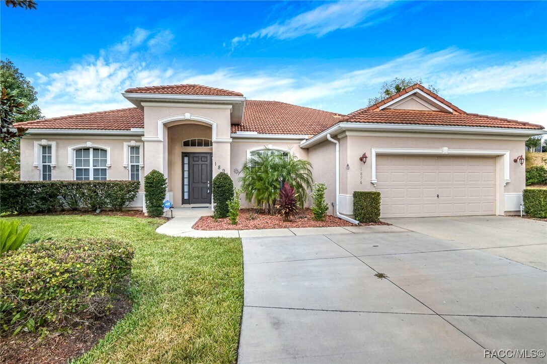 Foto principal - 1896 N Ravenwood Point