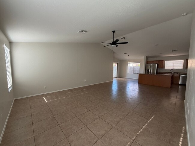 Building Photo - 13925 W Mauna Loa Ln