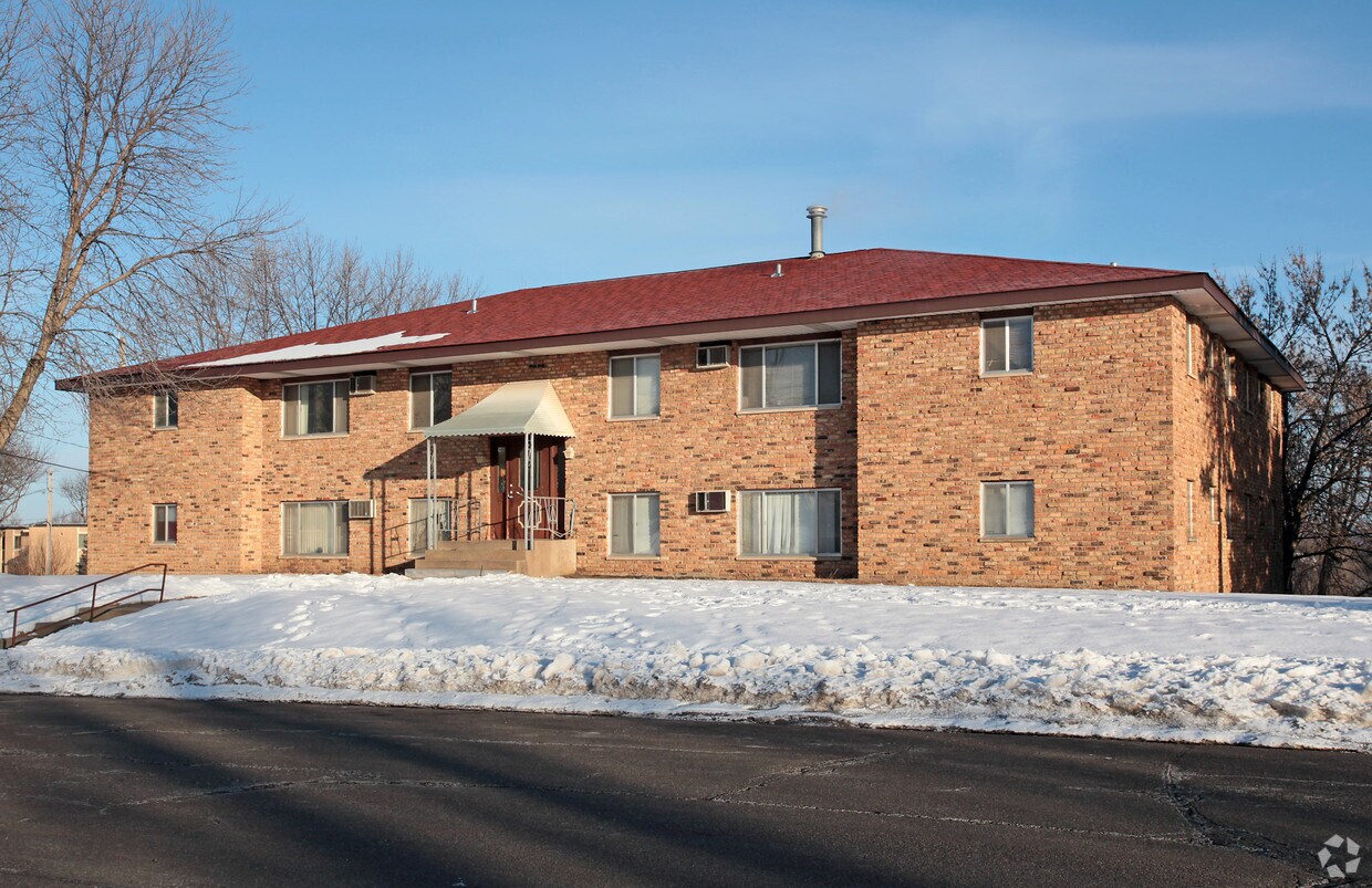 Primary Photo - 1409 Shakopee Ave E