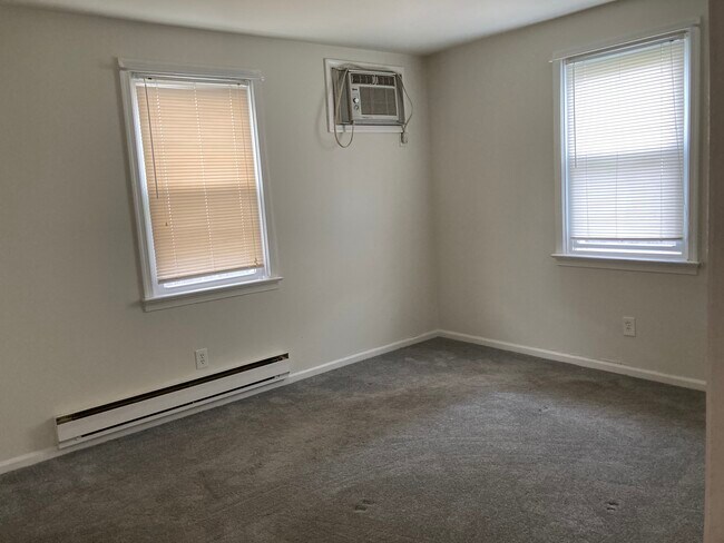 Bedroom - 205 N Hamilton St